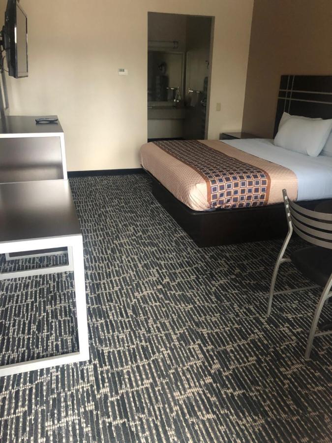 Palace Kingwood Motel