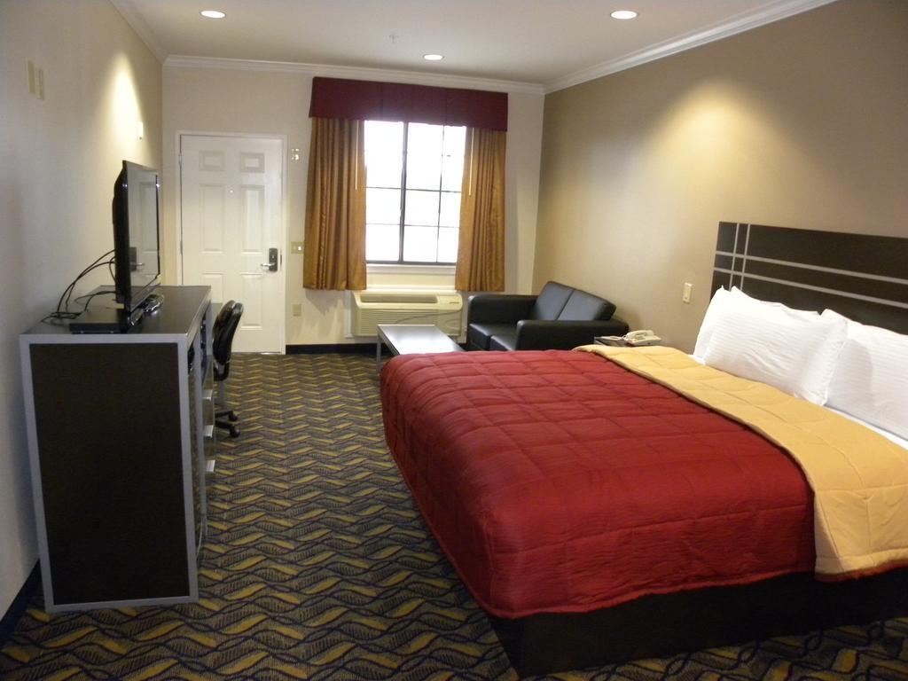 Palace Kingwood 2* Humble