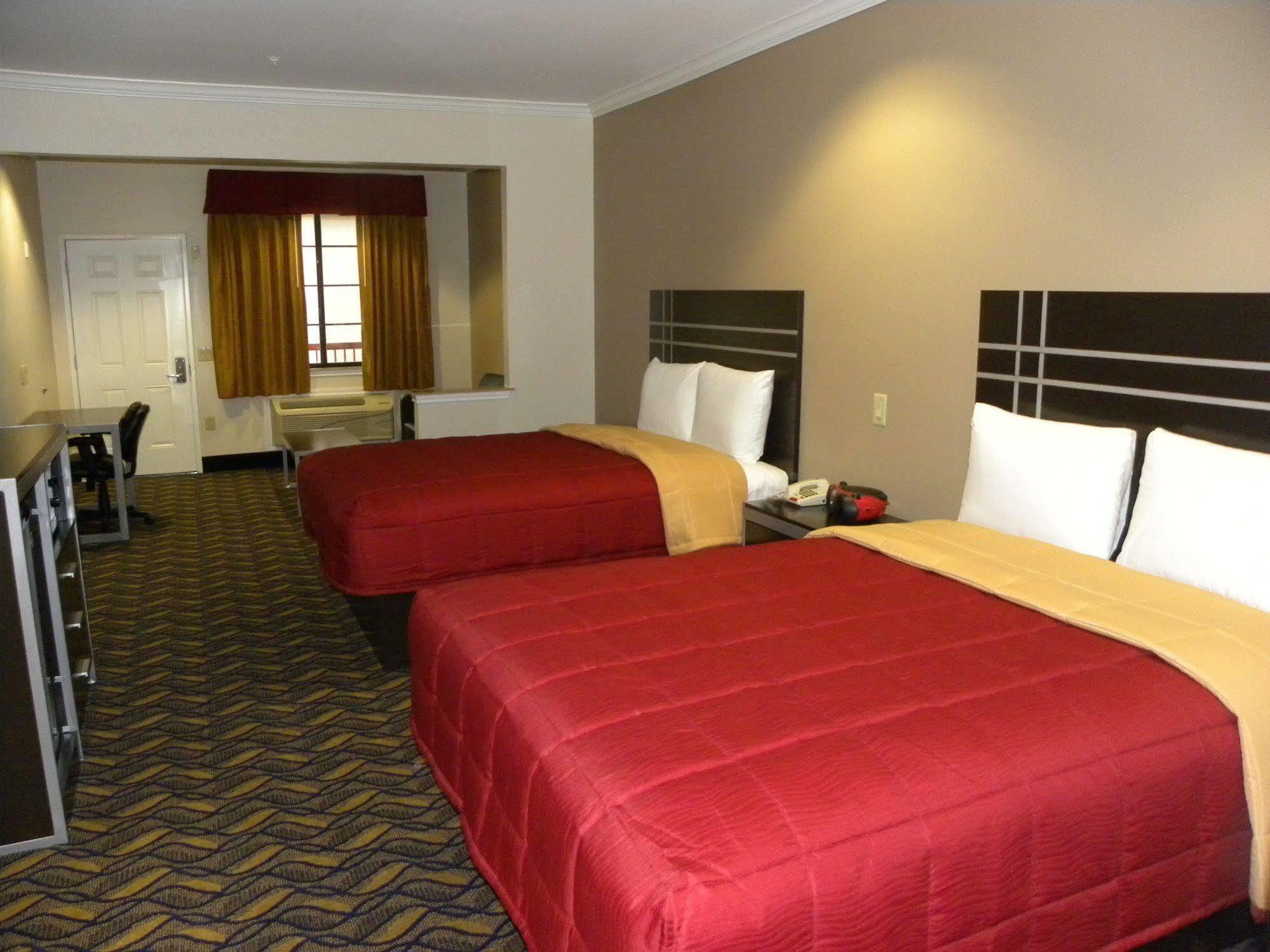 Palace Kingwood Motel